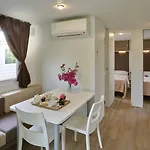 假日公园 坎佩齐奥康卡多罗酒店 3*